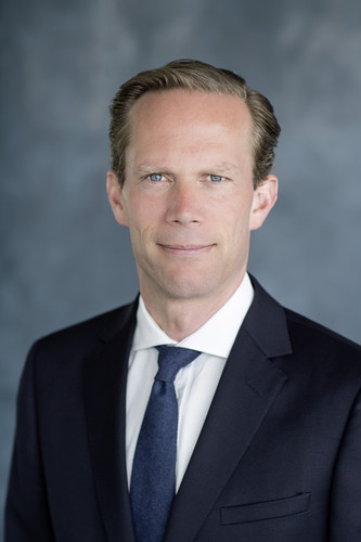 Dr. Frederik Zohm.