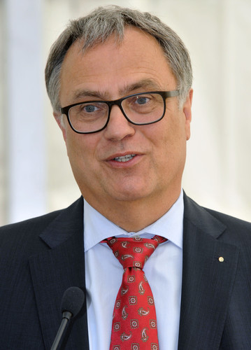 Dr. Hans-Hinrich Kruse.