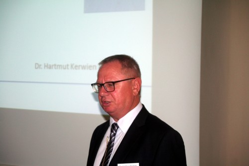 Dr. Hartmut Kerwien.