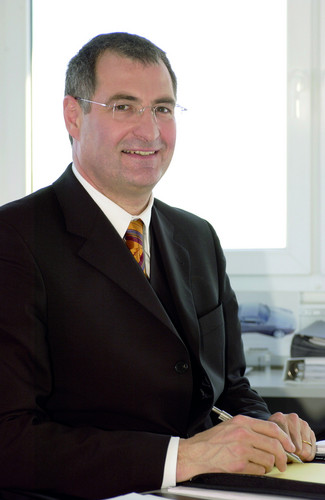 Dr. Heinz-Jakob Neußer.