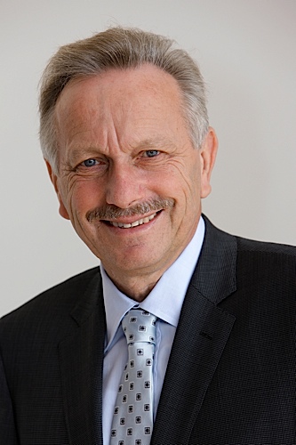 Dr. Joachim Schmidt.
