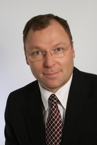 Dr. Ralf Holschumacher.