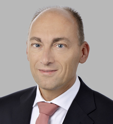 Dr. Stefan Knirsch.