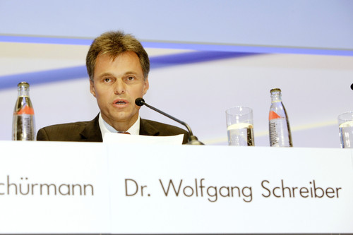 Dr. Wolfgang Schreiber bei der Pressekonferenz von Volkswagen Nutzfahrzeuge auf der Nutzfahrzeug IAA in Hannover.
