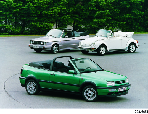 Drei VW-Cabrios von Karmann aus Osnabrück: Käfer, Golf I und Golf III Cabriolet.