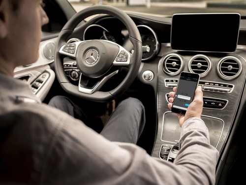 „Driver Messaging“ des Mercedes-Benz-Dienstes Connect Business.