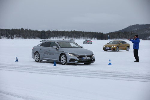Driving Experience: VW Arteon on Ice.