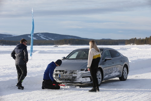 Driving Experience: VW Arteon on Ice.