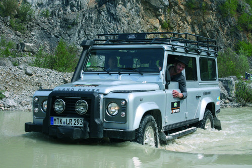 Dschungelkönig Peer Kusmagk nimmt an der Land Rover Experience Tour in Bolivien teil.