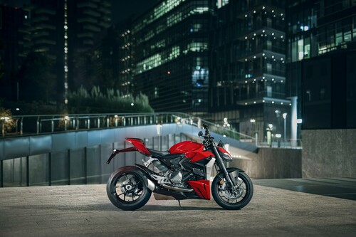 Ducati Streetfighter V2.