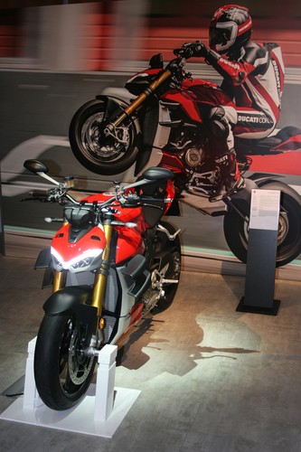 Ducati Streetfighter V4.