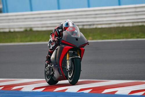 Ducati V21L auf Testfahrt.