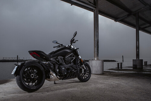 Ducati X-Diavel Dark.