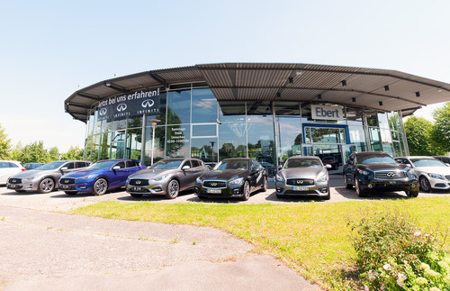 Ebert Automobile GmbH eröffnet Inifiniti Center in Weinheim.