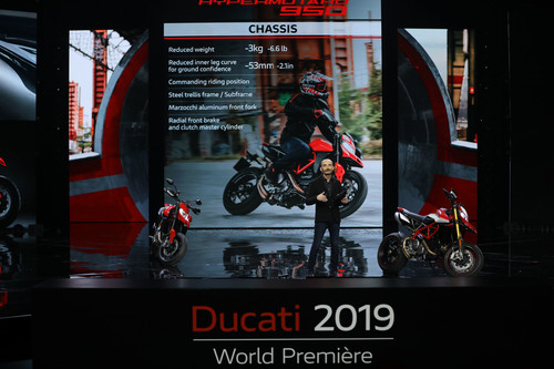 EICMA 2018: Ducati-Chef Claudio Domenicali präsentiert die Hypermotard 950.