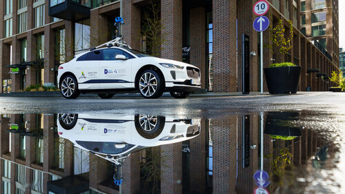 Ein mit Google-Street-View-Technologie ausgestatteter Jaguar I-Pace misst im Großraum Dublin auch die Schadstoffemissionen in den Straßen.