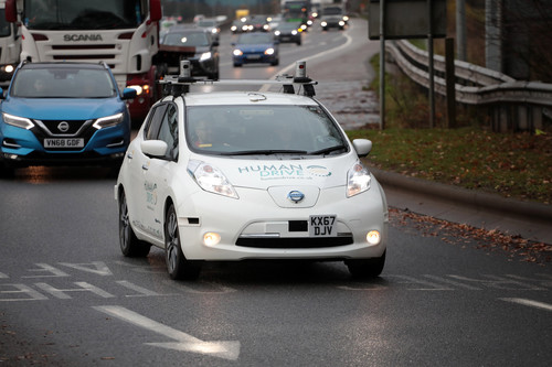 Ein Nissan Leaf fährt 370 Kilometer autonom durch Großbritannien.