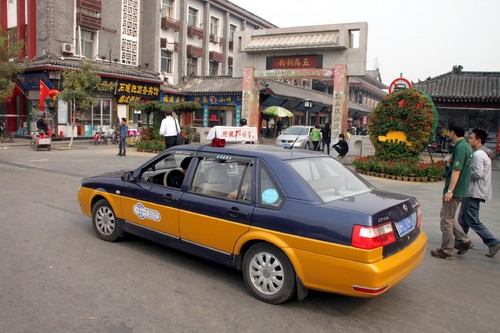 Ein Volkswagen Santana als chinesisches Taxi.