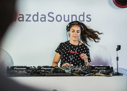 Eine der Siegrinnen des DJ-Wettbewebs „The Sound of Tomorrow”: Paula Serra Vázquez aus Spanien.