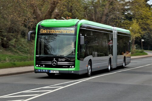 Elektro-Gelenkbus der Hannoverschen Verkehrsbetriebe Üstra wie er auch in München eingesetzt wird.