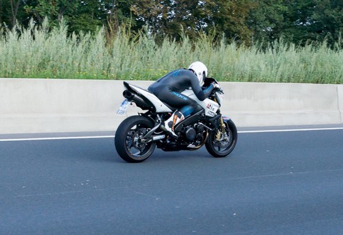 Elmar Geulen (Mr. Hayabusa) beim Geschwindigkeitsrekord mit seiner Suzuki B-King.