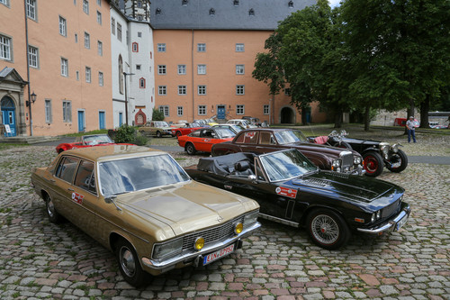 Erste PS.Speicher-Rallye: Opel Admiral B (1969) vor dem Schloss zu Hannoversch Münden.