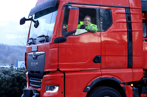 Erster Einsatz für einen Schwerlast-TGX der neuen Lkw-Generation von MAN: Fahrer Hans Dräger.