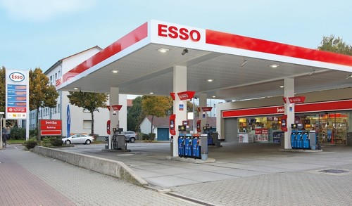 Esso-Tankstelle nach dem Designkonzept Synergy.