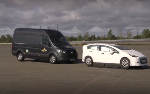 Euro NCAP hat die gängigsten Transporter auf ihre Sicherheitssysteme geprüft: Mercedes-Benz Sprinter.