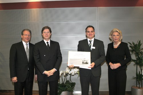 FAG Innovation Award (von links): Dr. Jürgen M. Geißinger, Georg F. W. Schaeffler, Dr.-Ing. Daniel Becker und Maria-Elisabeth Schaeffler.