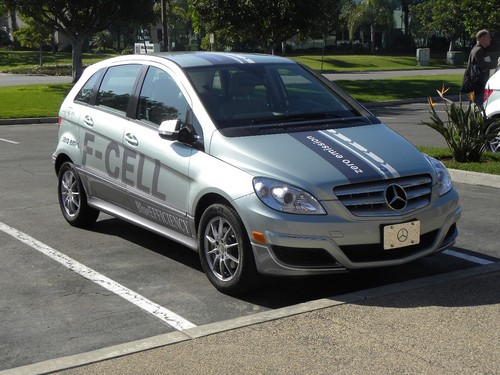 Fahren mit Wasserstoff: Mercedes-Benz B-Klasse als F-Cell.