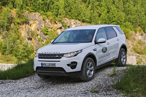 Fahrtraining im „Land Rover Experience Center“ in Wülfrath – auch für Elf- bis 17-Jährige. 