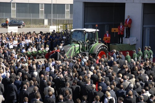Fendt/AGCO eröffnet neues Traktorenwerk.