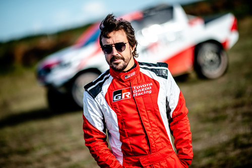 Fernando Alonso beim Dakar-Training mit dem Toyota Hilux in Polen.