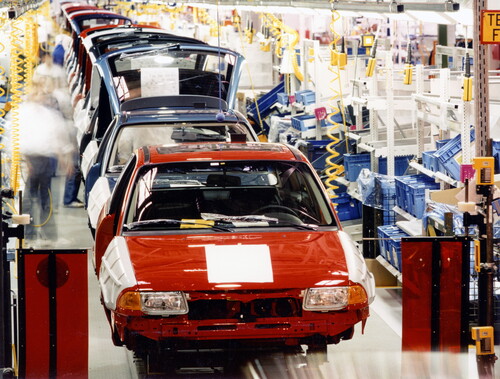 Fertigung des Opel Astra F im Werk Eisenach (1992).
