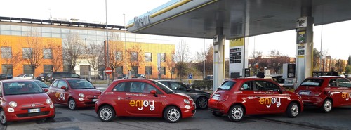 Fiat 500 von ENI Enjoy testen den Kraftstoff A20. 
