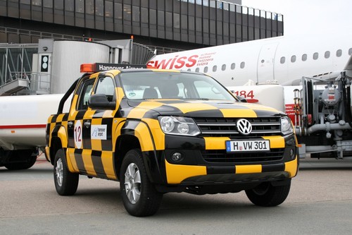 Follow me: Der Flughafen Hannover erhielt einen Volkswagen Amarok als neues Fahrzeug für das Rollfeld.