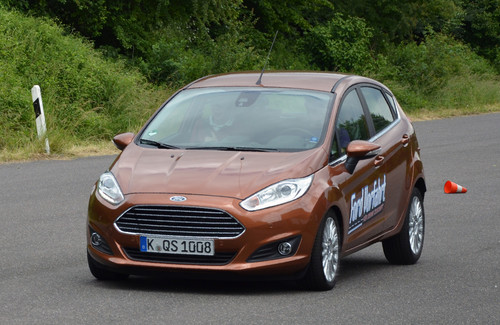Ford bietet ein Fahrtraining speziell für Führerscheinneulinge an.