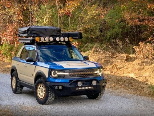 Ford Bronco extrem: 2.7-Liter Eco-Boost,Wildtrak-Variante von Warn mit einer 270-Grad-Markise, einer Angelrutenbox und dem Indel B-Kühlschrank können Fahrer Tag und Nacht beim Angeln verbringen.
