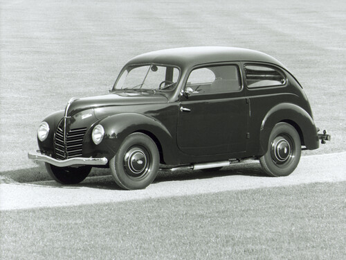Ford „Buckel“-Taunus (1939–1942 und 1948–1952).