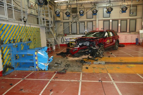 Ford Explorer im Euro-NCAP-Crashtest.