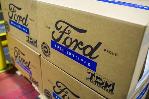 Ford lenkt in einem US-Werbespot die Aufmerksamkeit auf die Hilfeleistungen des Konzerns während der Pandemie.