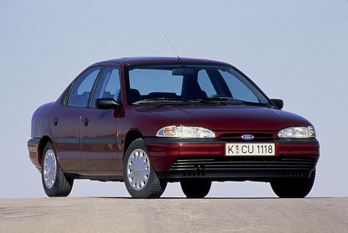 Ford Mondeo (1993).