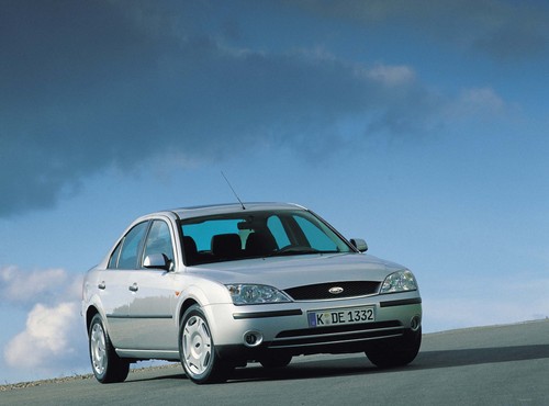 Ford Mondeo (2001).