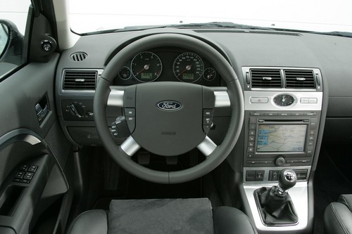 Ford Mondeo (2005).