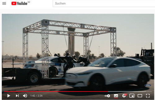Ford Mustang Mach-E: Videoausschnitt Mobile Boxen-Crew.