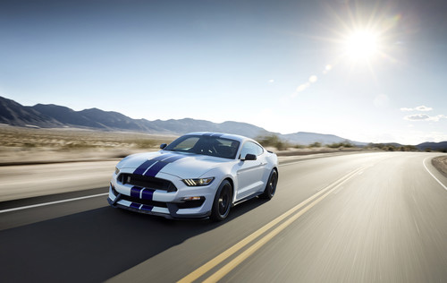 Ford Mustang Shelby GT 350.