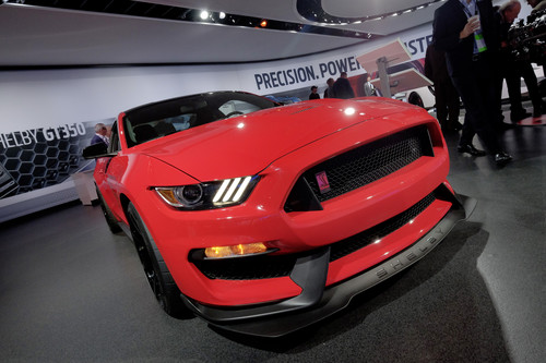 Ford Shelby GT350 Mustang.