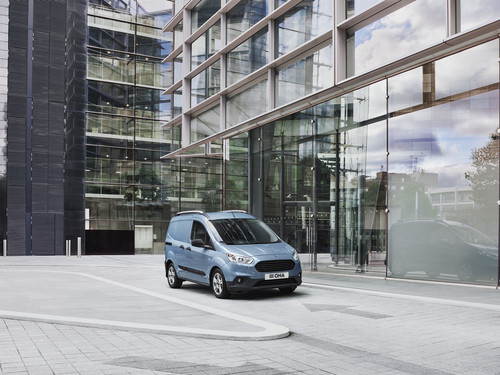 Ford Transit Courier. 