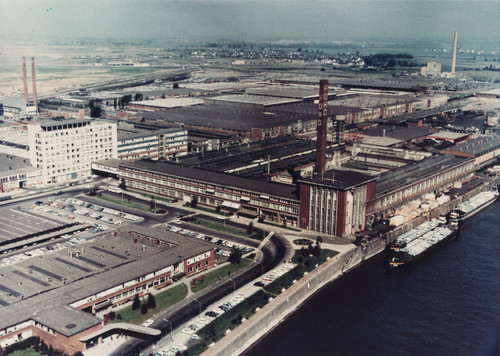 Ford-Werk Köln-Niehl im Jahr 1964.